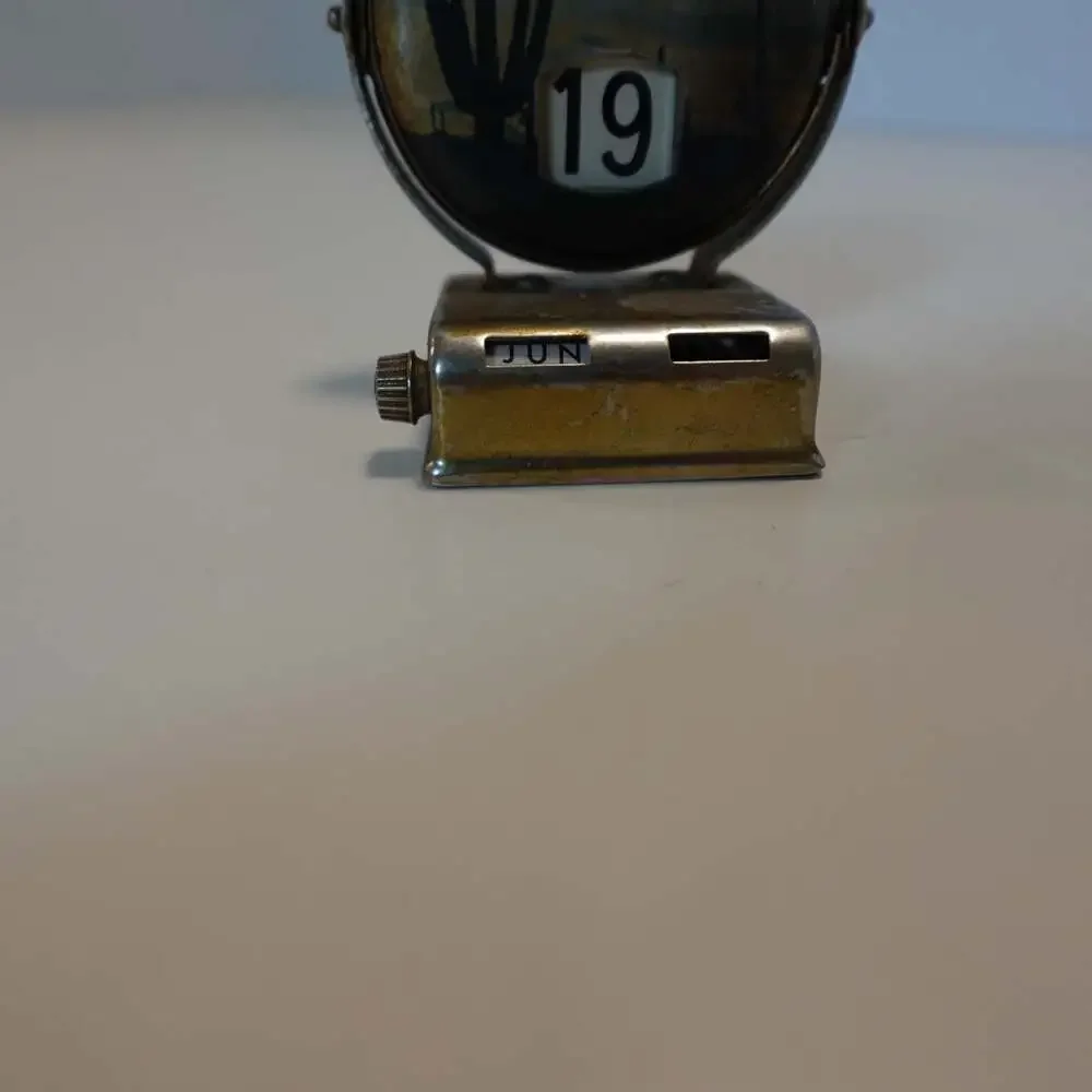 Vintage Metal Desktop Perpetual Flip Calendar with Desert  Cactus Scene (PARTS)